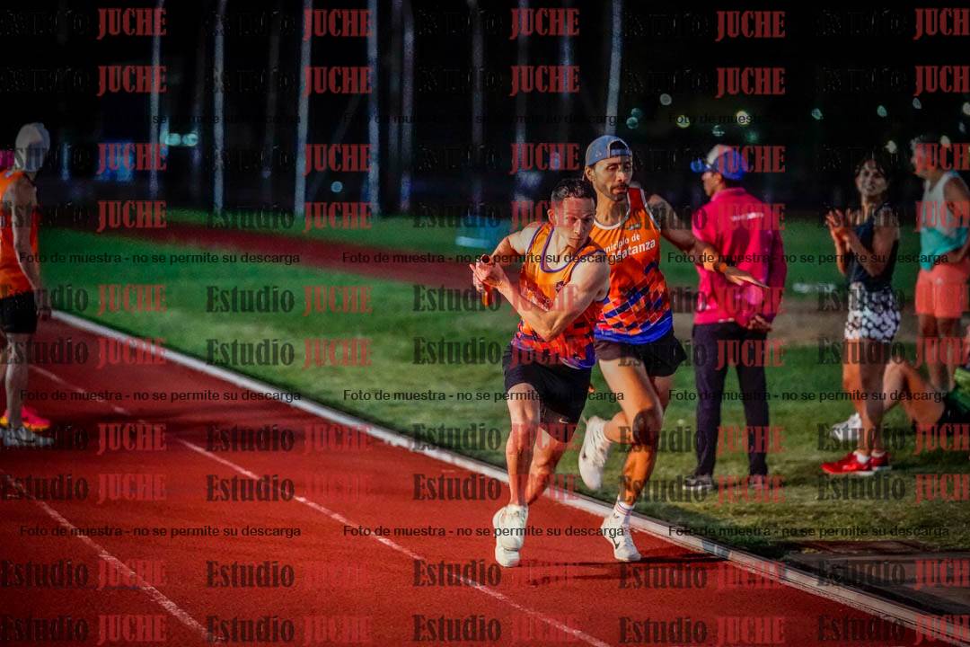 Fotos de las postas 4x400 m mixtas