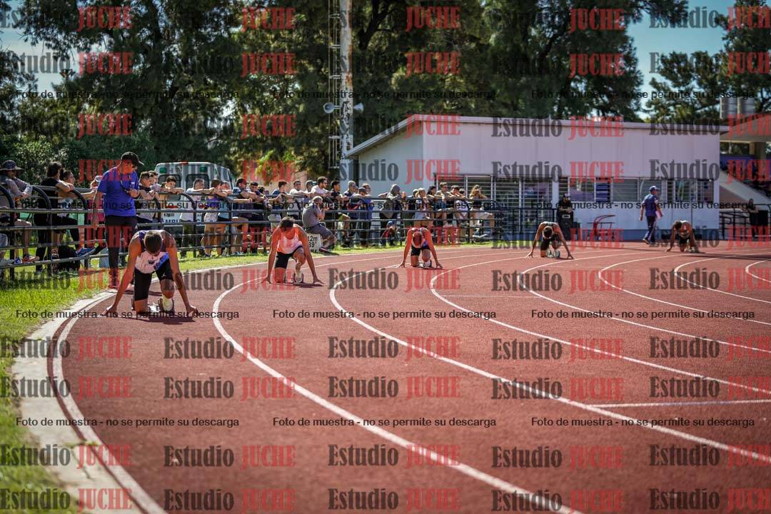 Fotos de los 400 m llanos de varones
