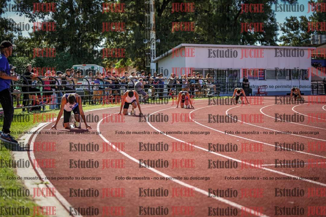 Fotos de los 400 m llanos de varones