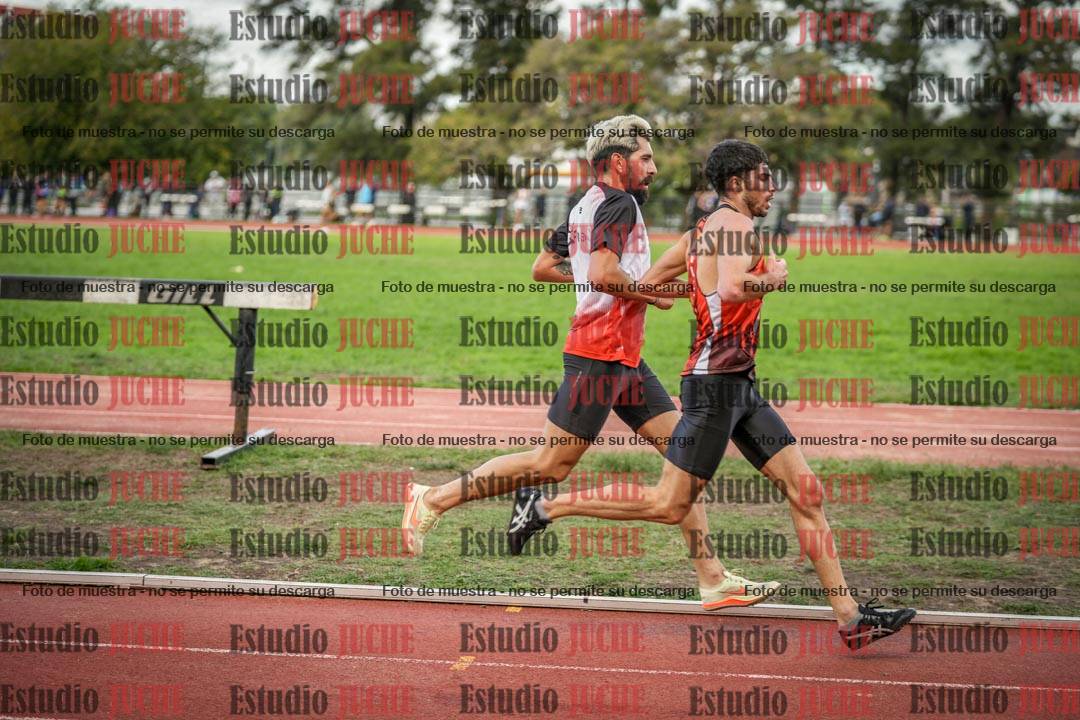 Fotos de los 3000 m llanos de varones
