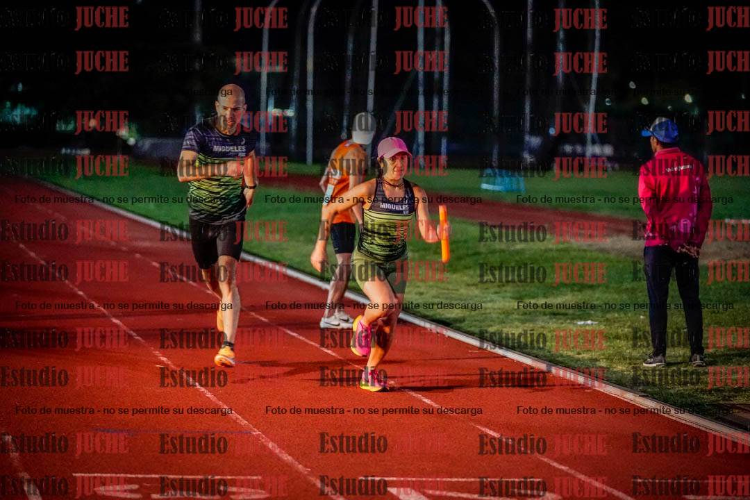 Fotos de las postas 4x400 m mixtas