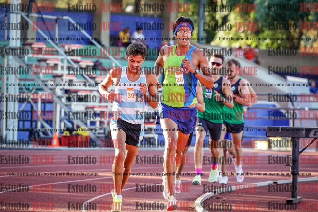 Fotos de los 3000 m llanos de varones
