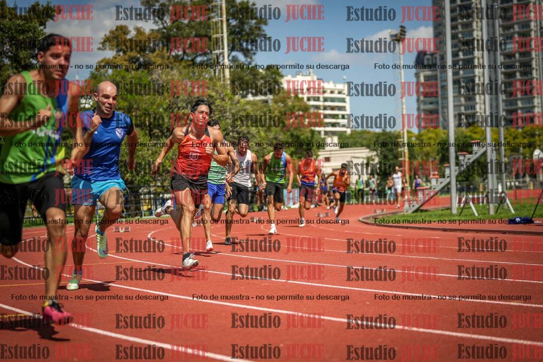 Fotos de los 200 m llanos de varones