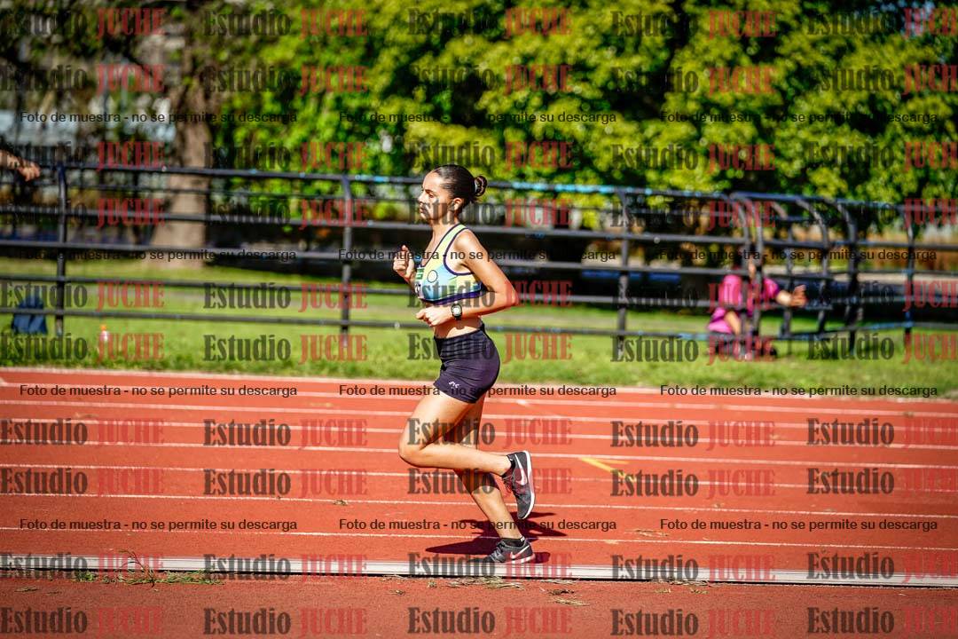 Fotos de los 5000 m llanos de mujeres y varones