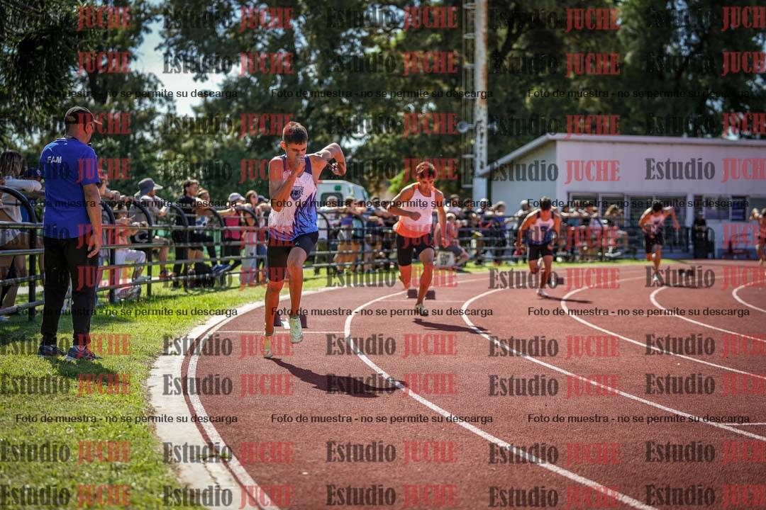Fotos de los 400 m llanos de varones