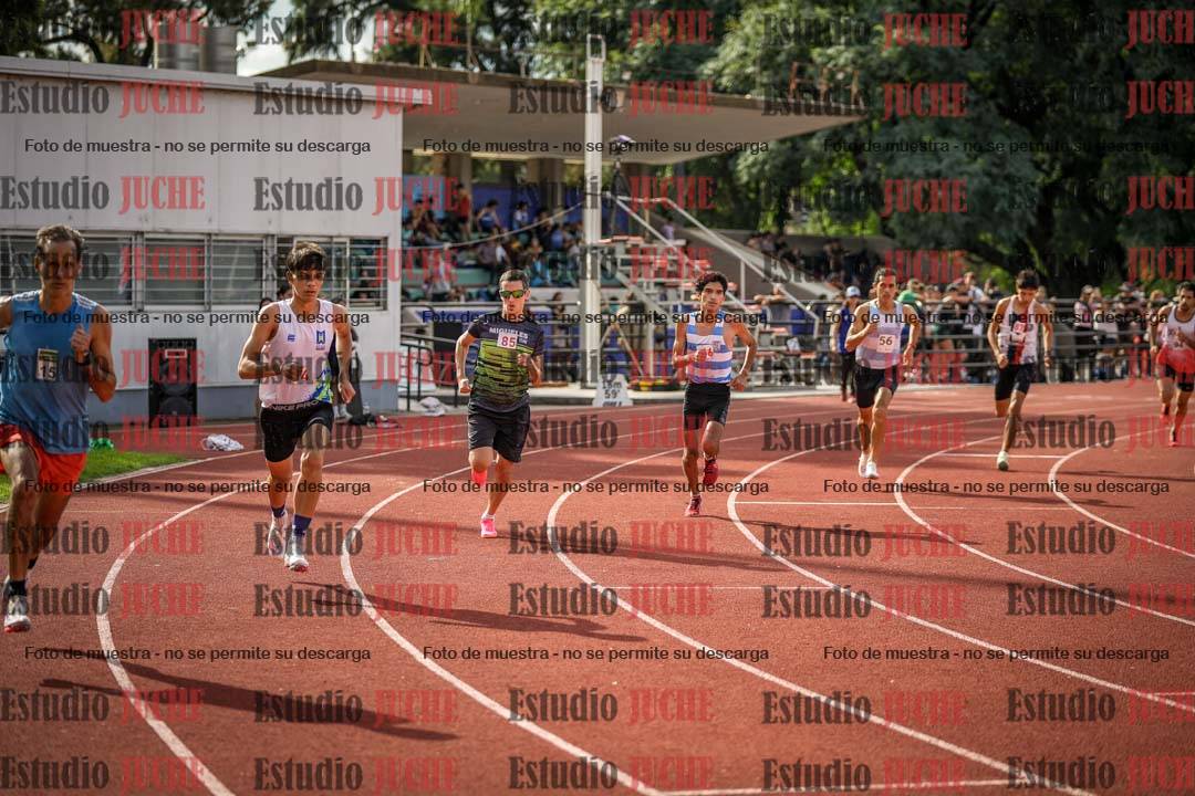 Fotos de los 800 m llanos de varones