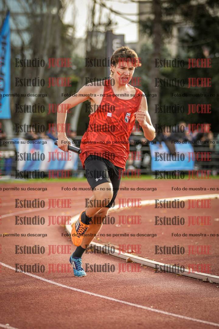 Fotos de las Postas 8x300 m mixta