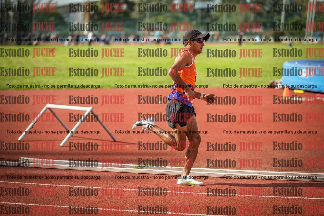 Fotos de los 800 m llanos de varones