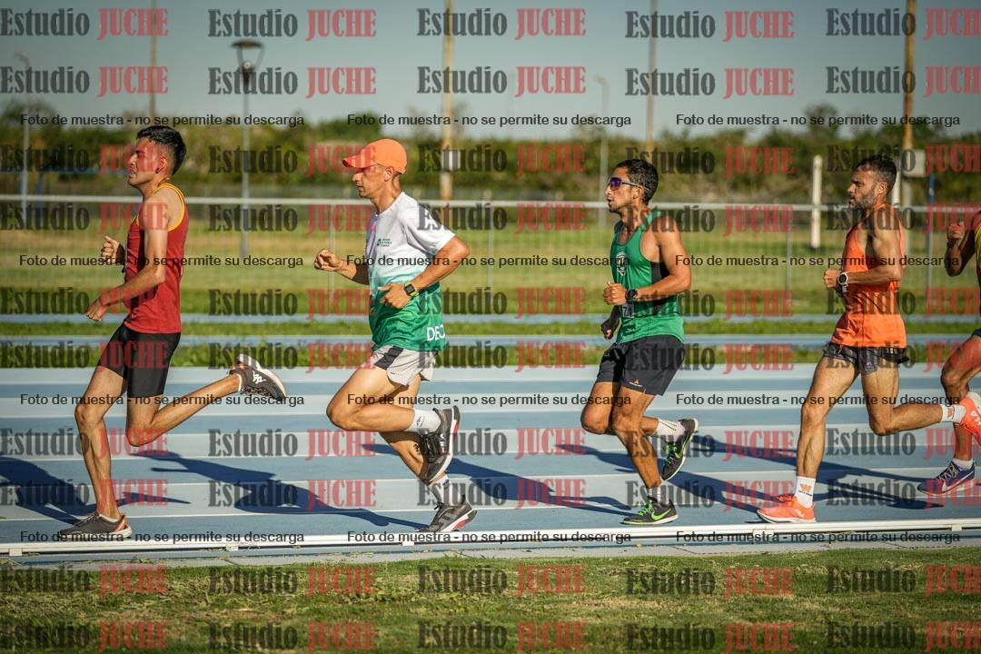 Fotos de los 3000 m llanos de varones