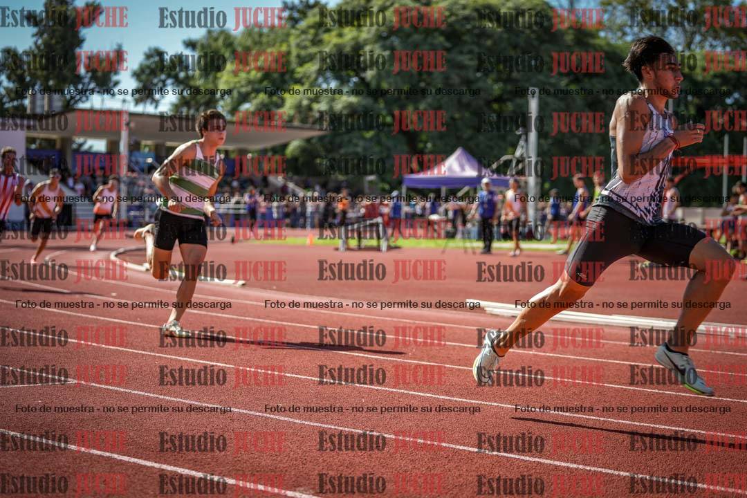 Fotos de los 400 m llanos de varones