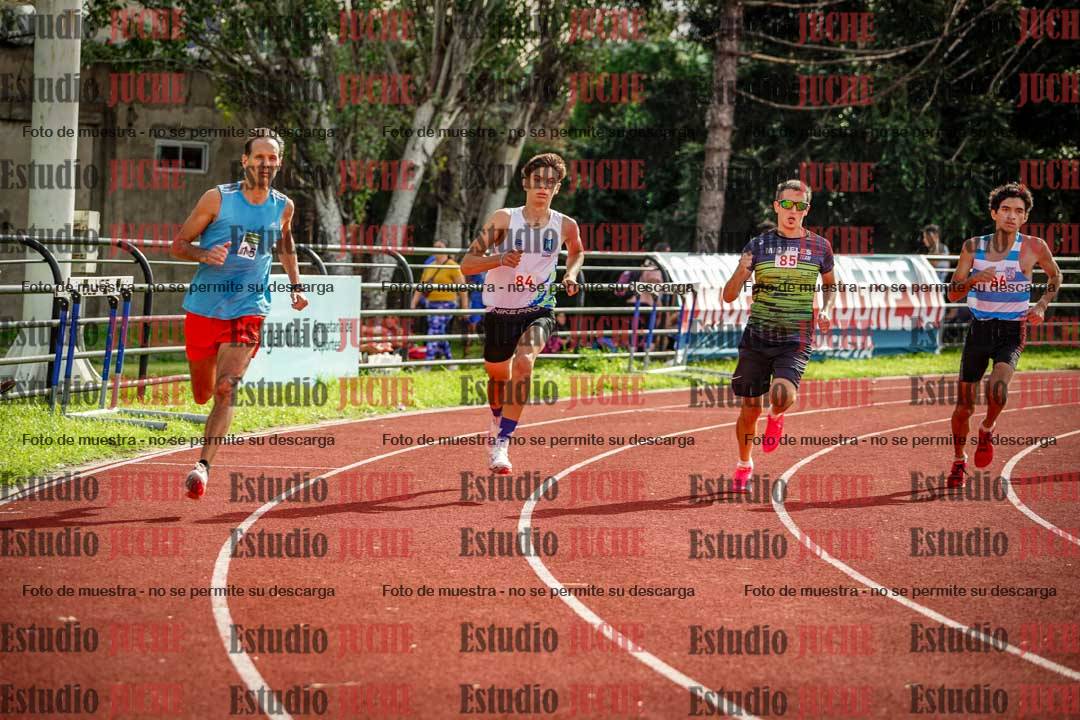 Fotos de los 800 m llanos de varones