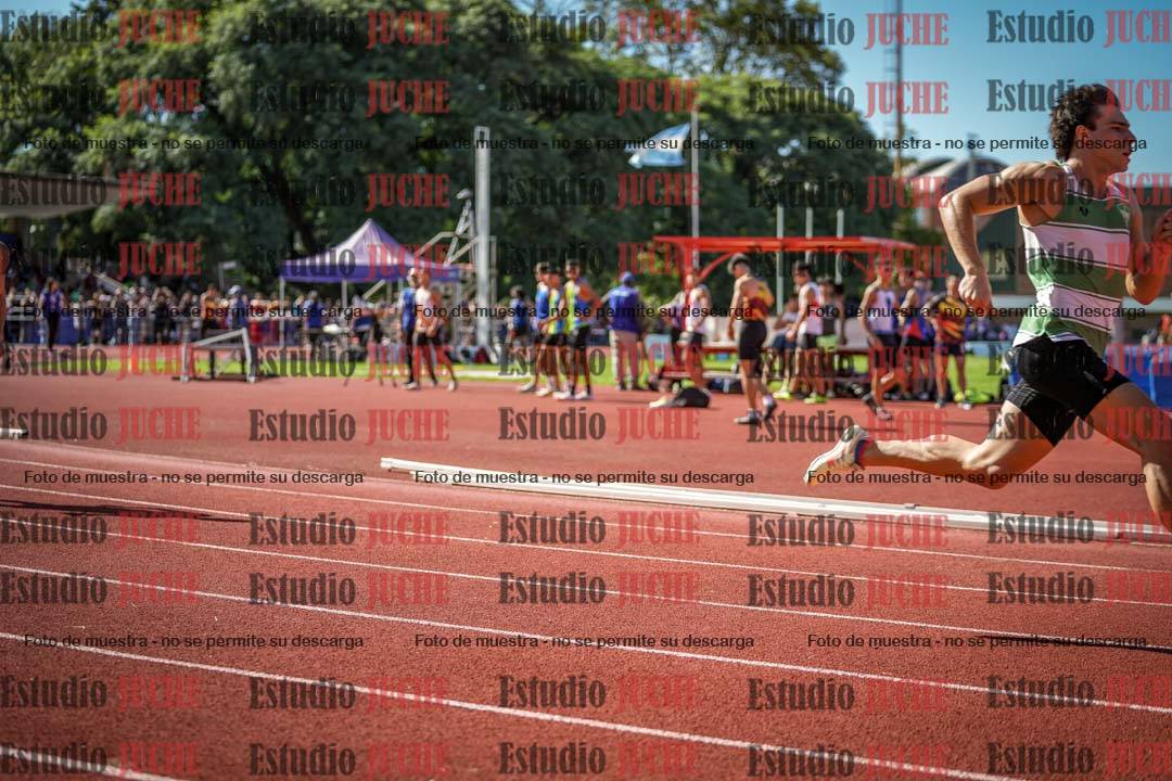 Fotos de los 400 m llanos de varones