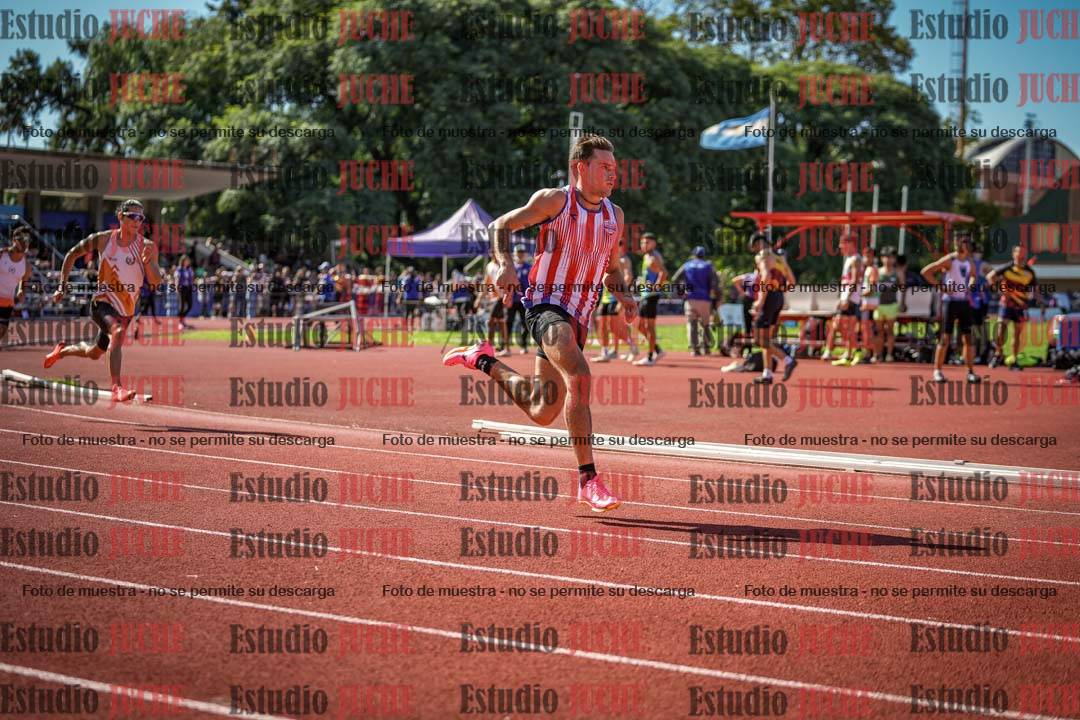 Fotos de los 400 m llanos de varones