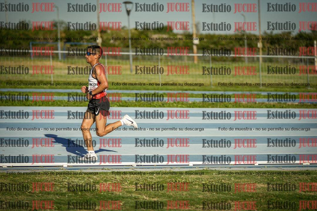 Fotos de los 3000 m llanos de varones