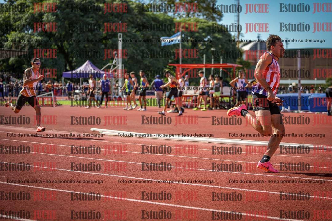 Fotos de los 400 m llanos de varones