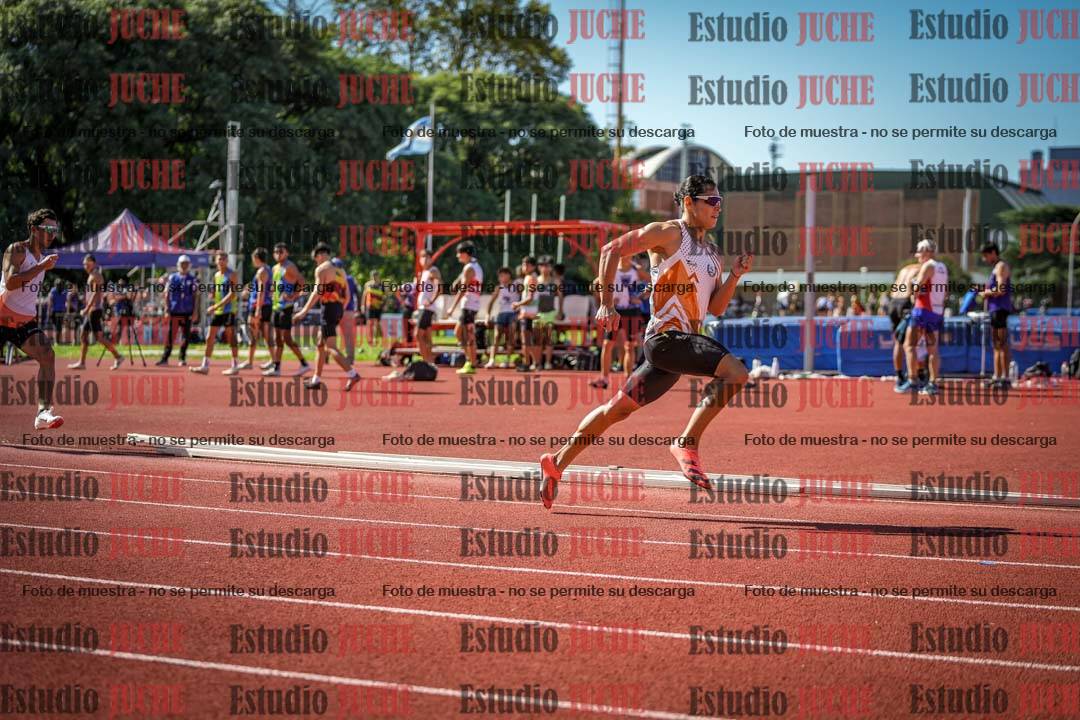 Fotos de los 400 m llanos de varones