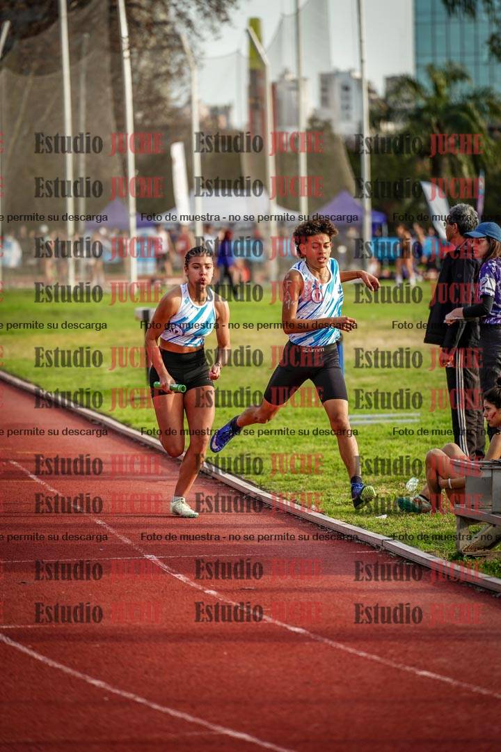 Fotos de las Postas 8x300 m mixta