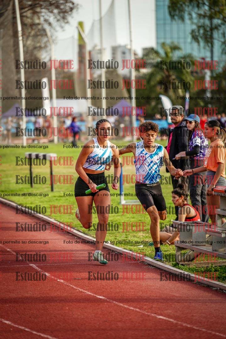 Fotos de las Postas 8x300 m mixta