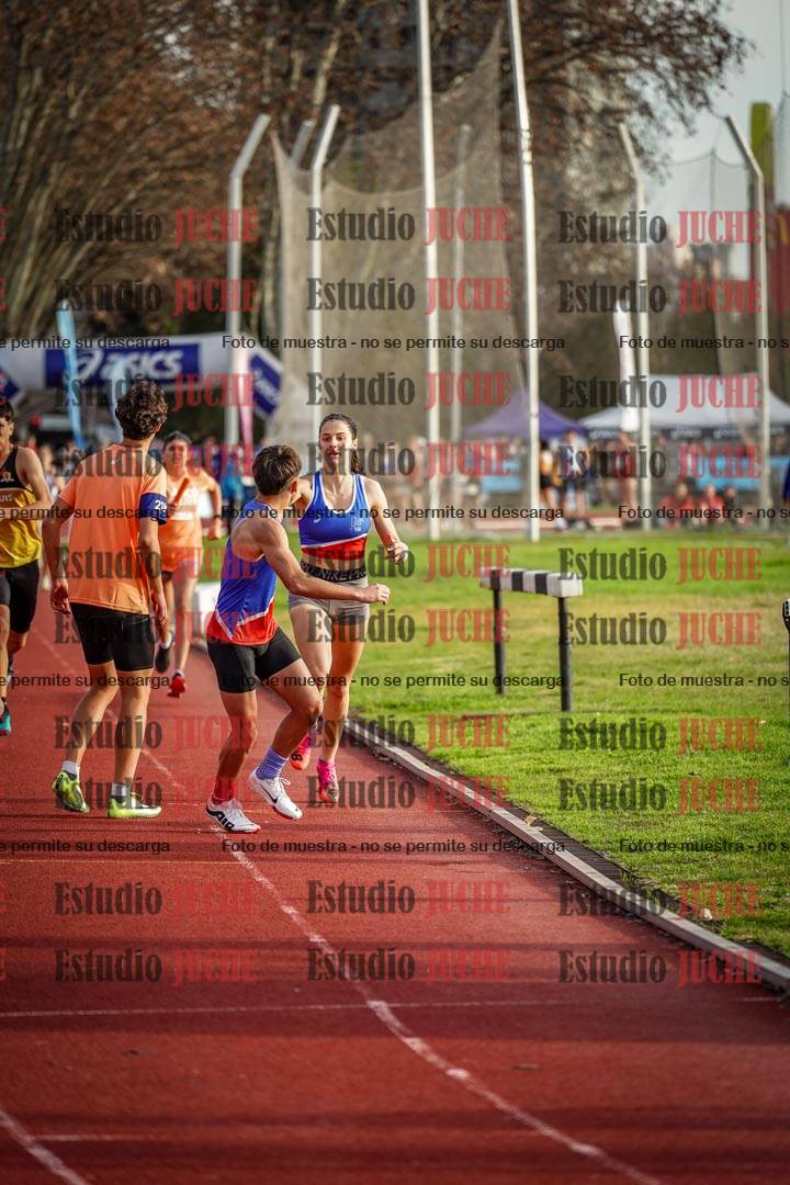 Fotos de las Postas 8x300 m mixta