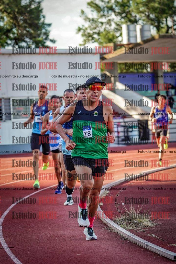 Fotos de los 3000 m llanos de varones