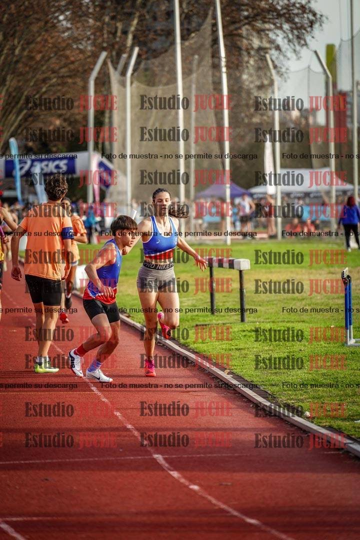 Fotos de las Postas 8x300 m mixta