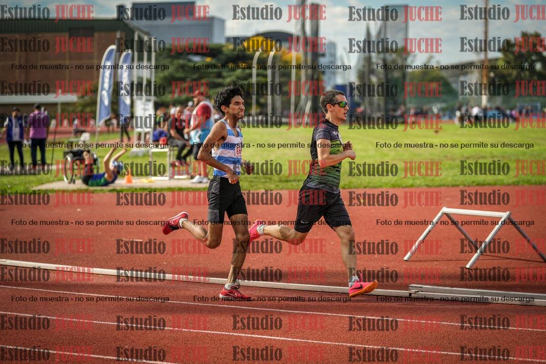 Fotos de los 800 m llanos de varones