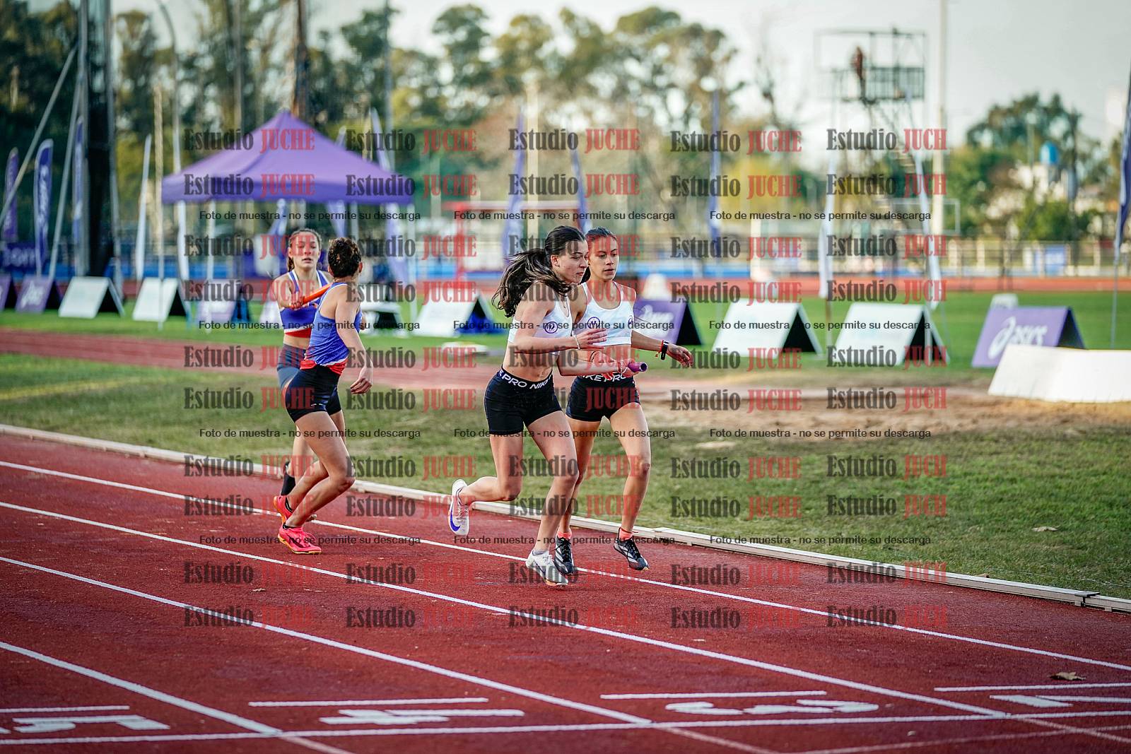 Fotos de las postas 4x400 m de mujeres