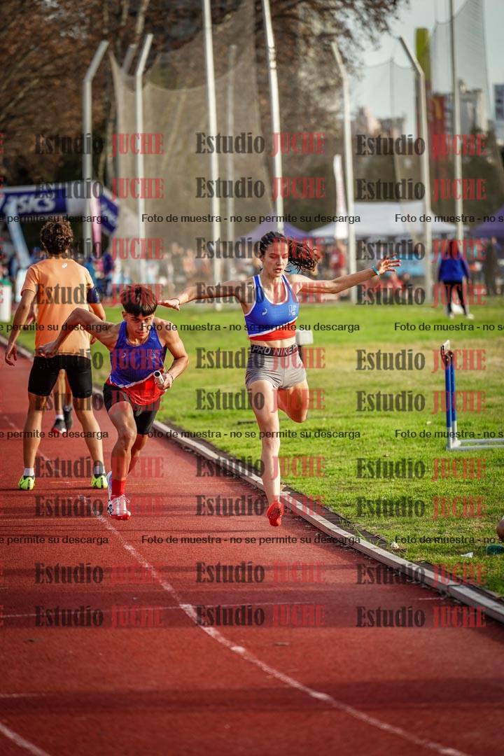 Fotos de las Postas 8x300 m mixta