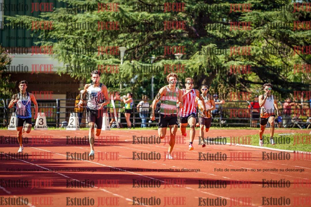 Fotos de los 400 m llanos de varones