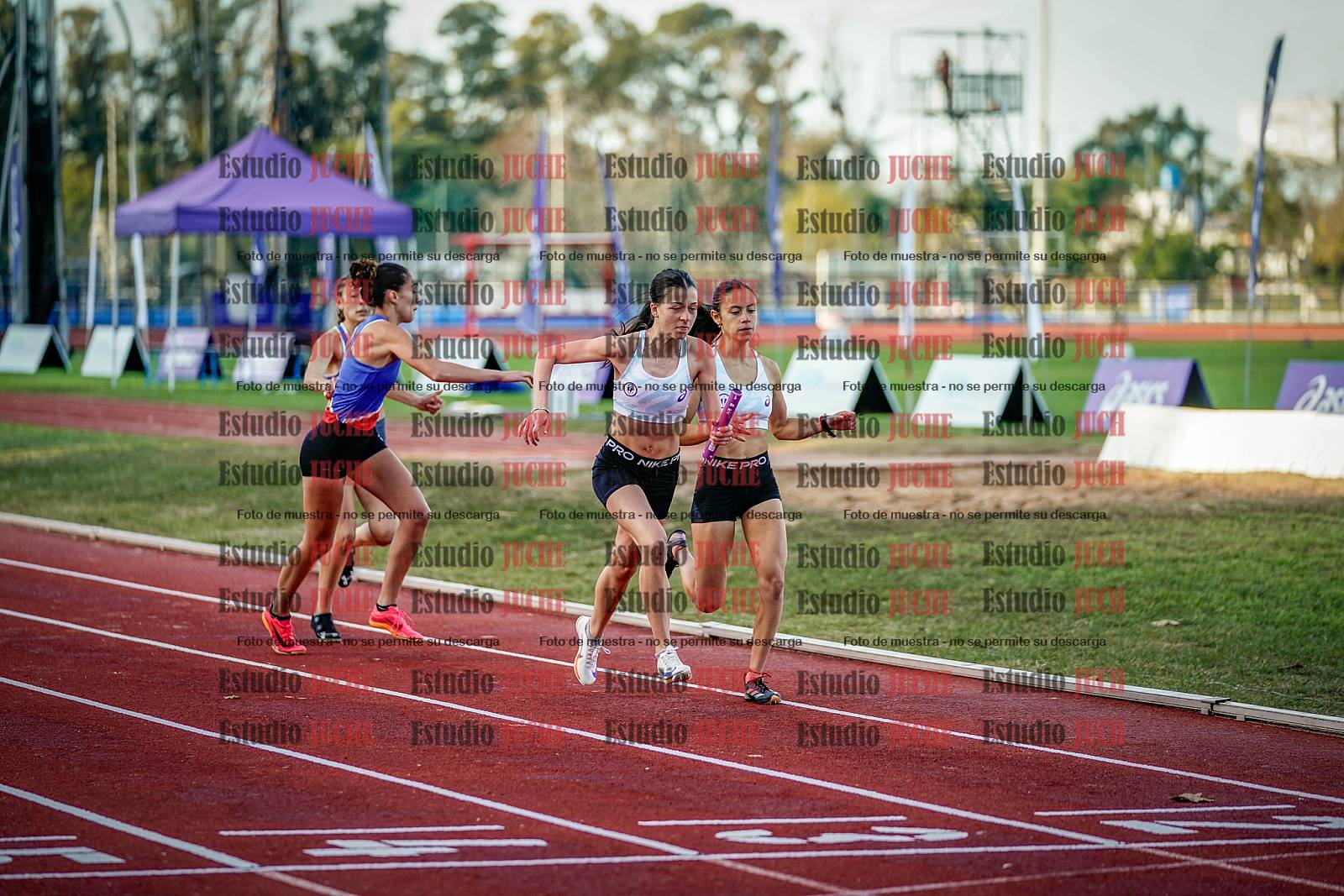 Fotos de las postas 4x400 m de mujeres