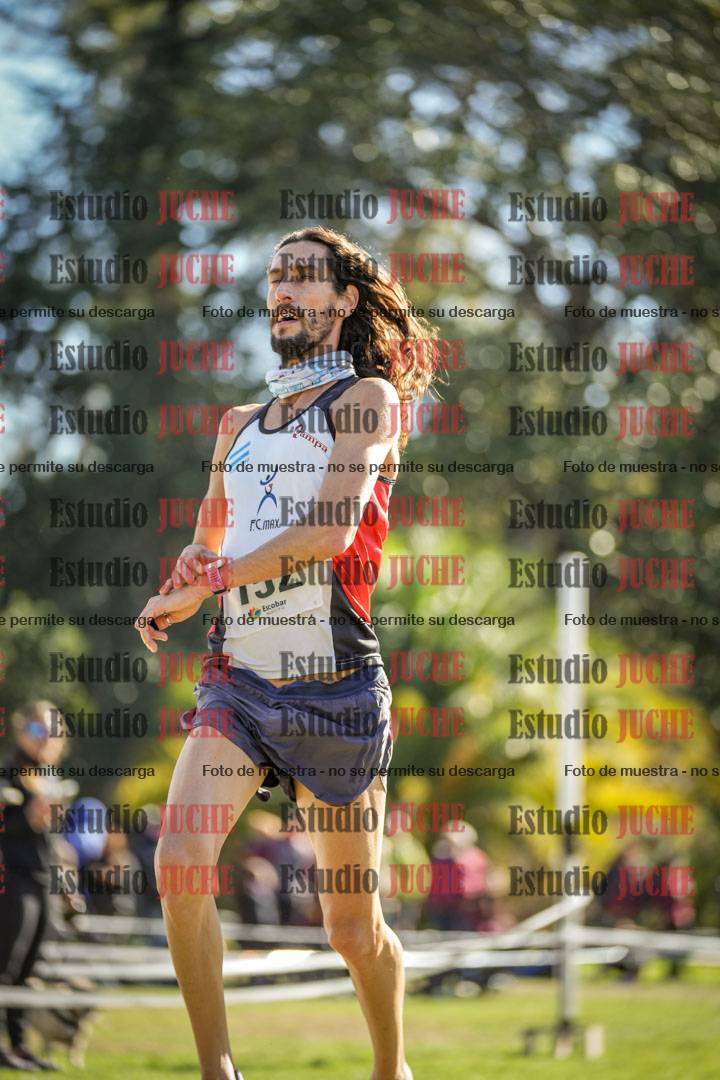 Fotos de la llegada del cross de 8000 m