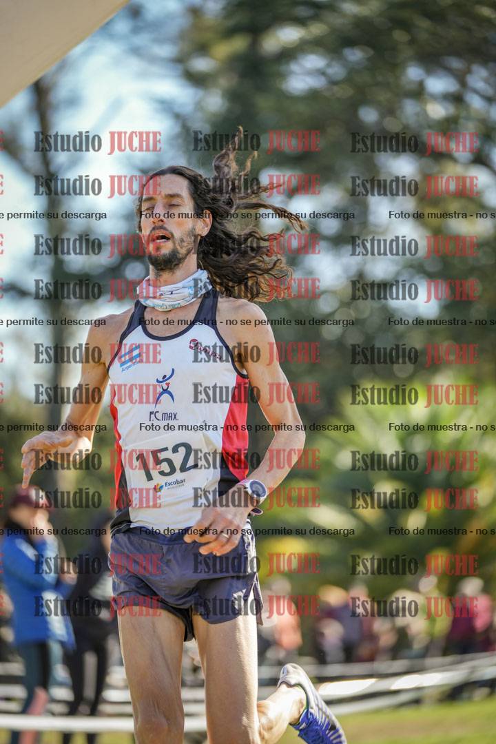 Fotos de la llegada del cross de 8000 m