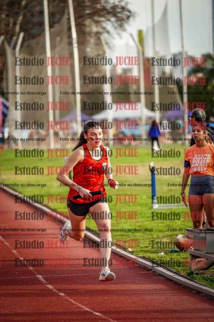 Fotos de las Postas 8x300 m mixta