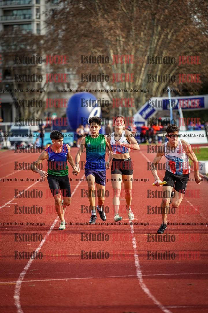 Fotos de las Postas 8x300 m mixta