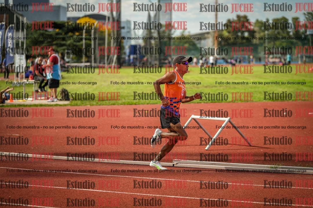 Fotos de los 800 m llanos de varones