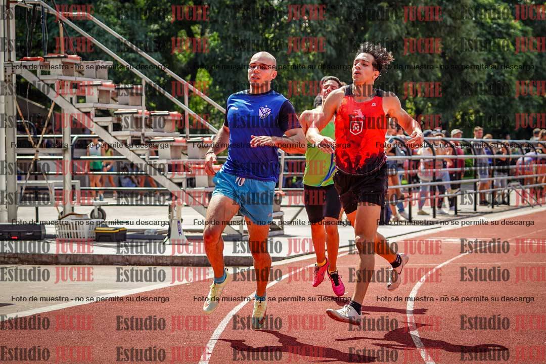 Fotos de los 200 m llanos de varones