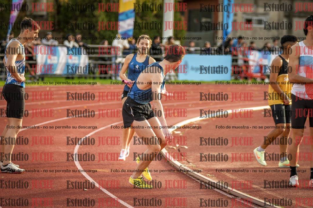 Fotos de las Postas 8x300 m mixta