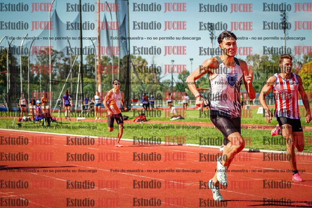 Fotos de los 400 m llanos de varones