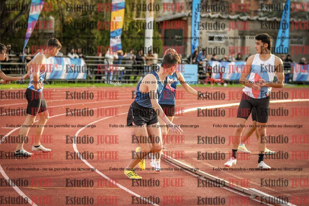 Fotos de las Postas 8x300 m mixta