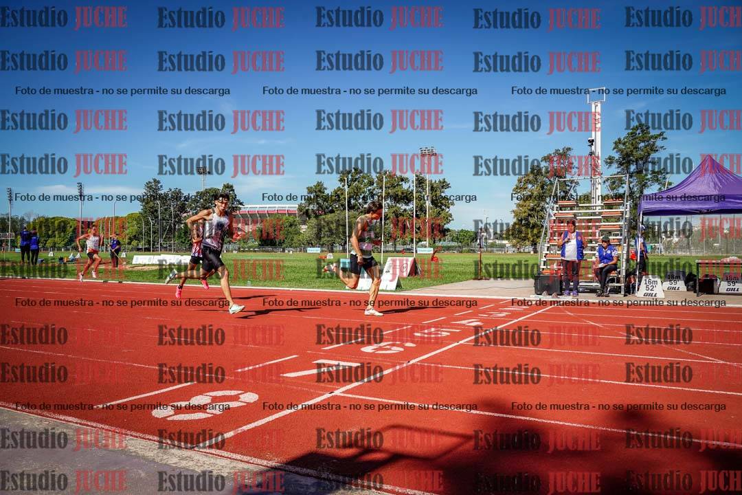 Fotos de los 400 m llanos de varones
