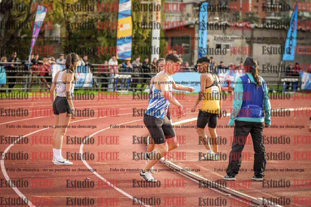 Fotos de las Postas 8x300 m mixta