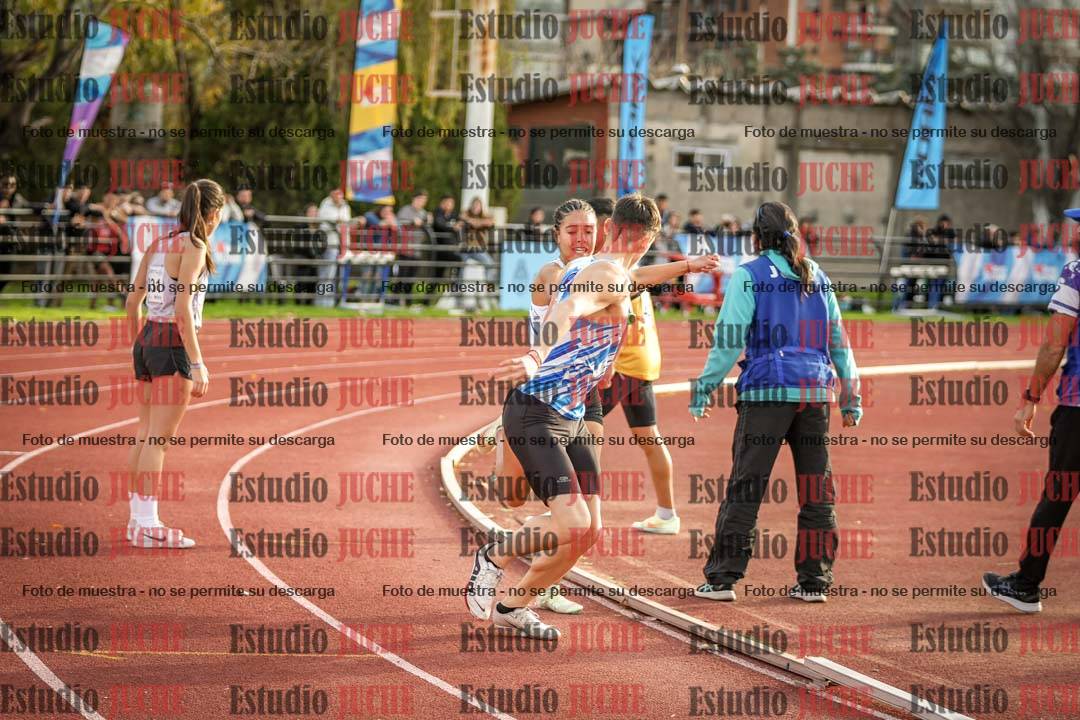 Fotos de las Postas 8x300 m mixta