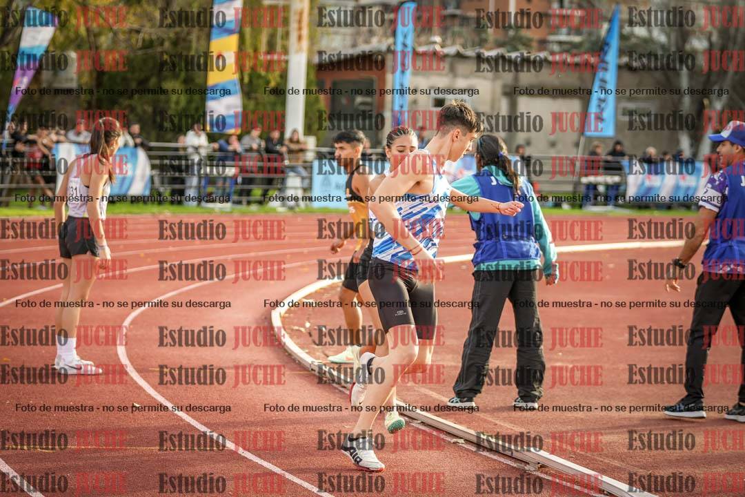 Fotos de las Postas 8x300 m mixta
