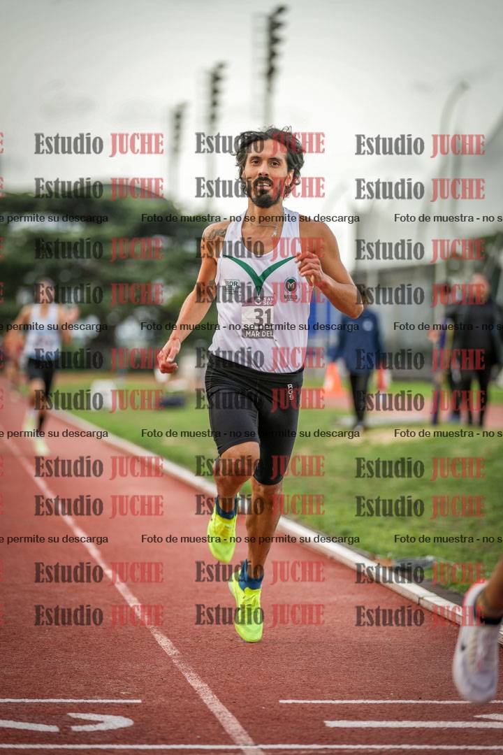 Fotos de los 3000 m llanos de varones
