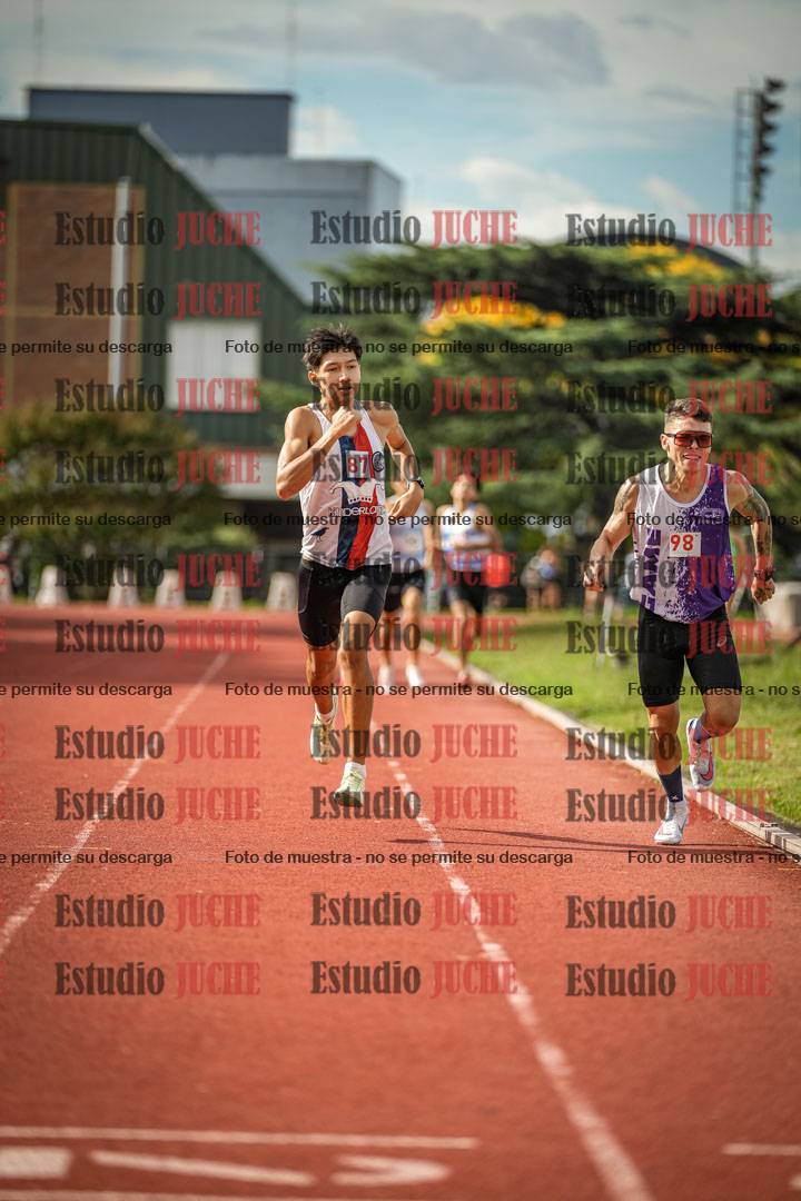 Fotos de los 800 m llanos de varones