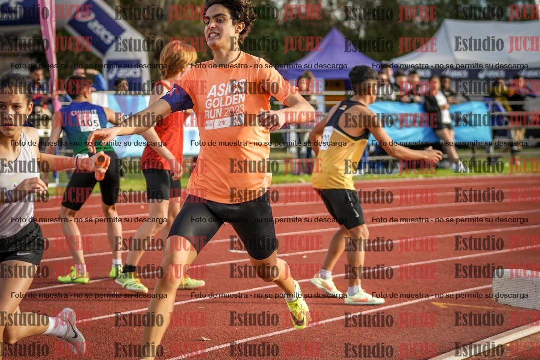 Fotos de las Postas 8x300 m mixta