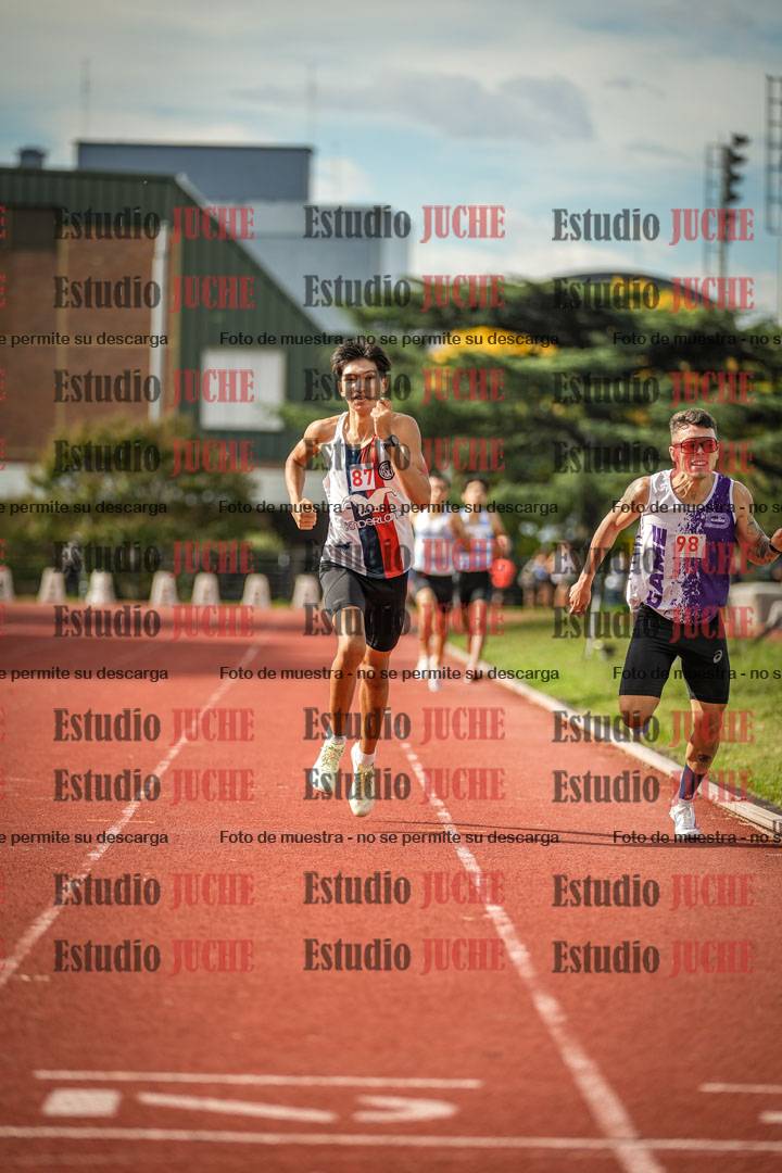 Fotos de los 800 m llanos de varones