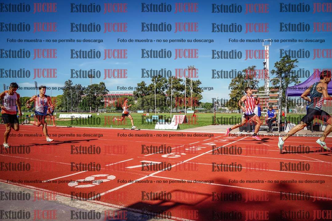 Fotos de los 400 m llanos de varones
