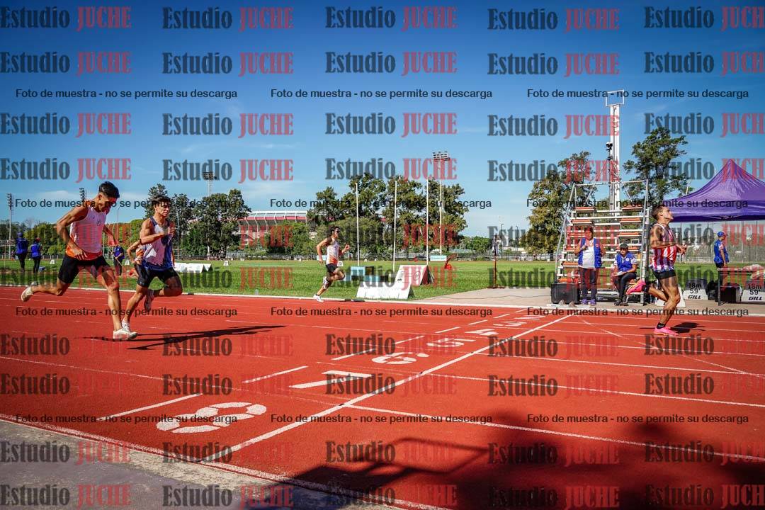 Fotos de los 400 m llanos de varones