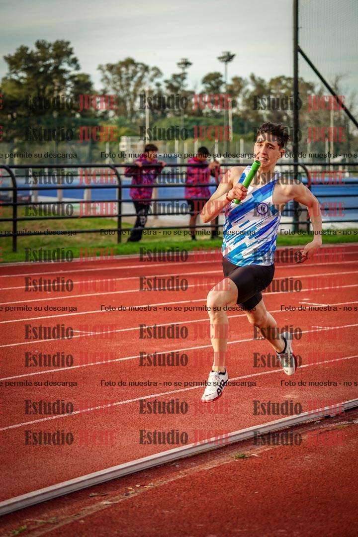 Fotos de las Postas 8x300 m mixta